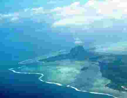 Morne Brabant et son  lagon