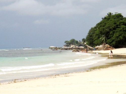 Plage de Beauvallon un jour d'orage