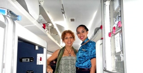 ensoleillé le sourire de l'hôtesse de l'ATR d'Air Austral cet aprèm