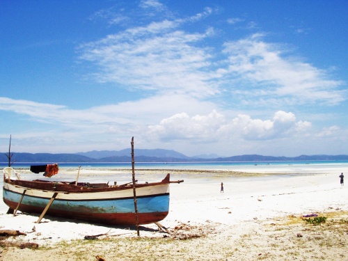 Pêcher, nager,aimer, dormr... à Nosy Iranja