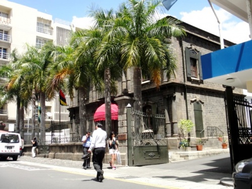 Une bâtisse ancienne en laves à Port Louis