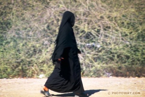 EAU04_297-voile-islamique[1]