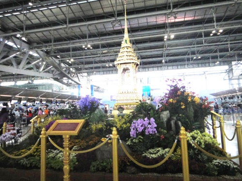 Petit temple dans l'aéroport