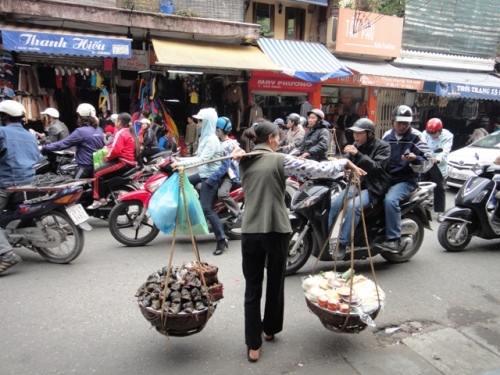 Des rues grouillantes de vie à Hanoï