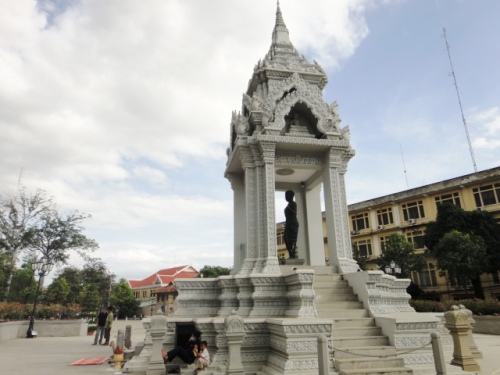 Mme Penh et la légende