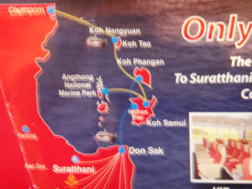 Koh Lanta et Koh Phi Phi se trouvent à gauche du tronçon de  la Thaïlande représentée en rouge