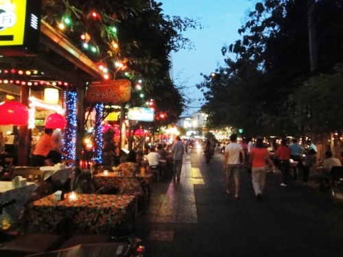 La vie nocturne du quartier de Kaoh San 