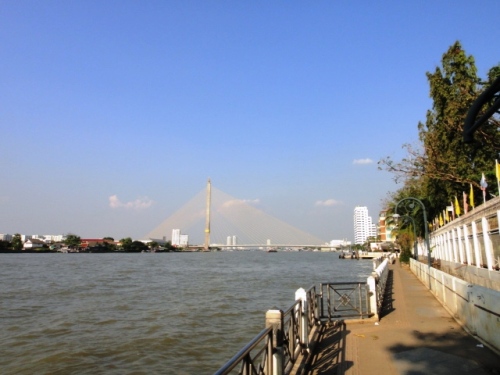 Pour se rendre à la station du bateau  bus