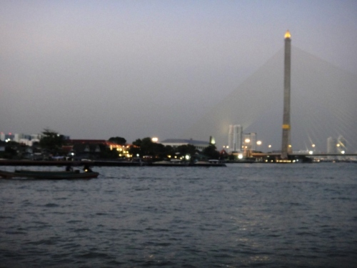 L'un des piliers du pont suspendu