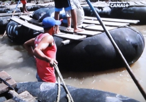 radeau en pneus de camions