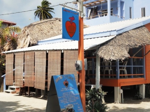 Amor y café la patronne est super sympa!et les clients incroyables !!!