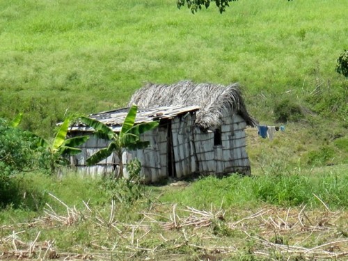 Petite case sur la route Santiago Guantanamo