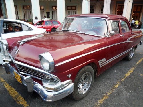 Débauche de chrome à l'avant !