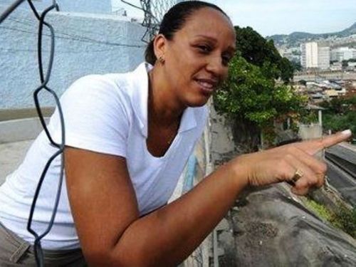 Pricilla chef de la police des favelas de Rio