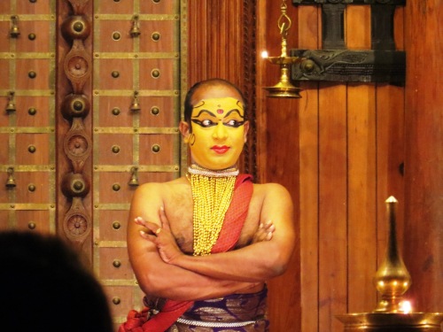 kathakali admirez le maquillage!
