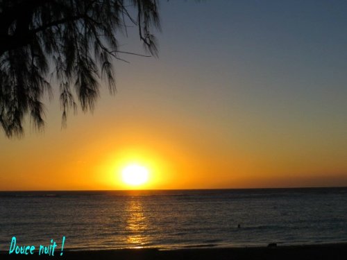 Un baigneur s'attarde 