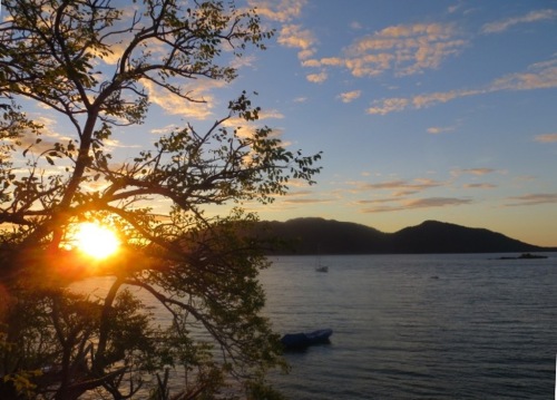 Coucher de soleil sur Ampagorina (Nosy Komba)