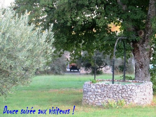 Crépusculle sur le vieux puits...