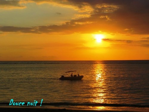Le soleil va prendre son bain ;)