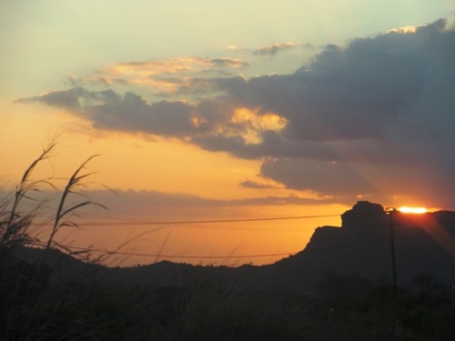 Montagne en forme de silhouette de femme allongée