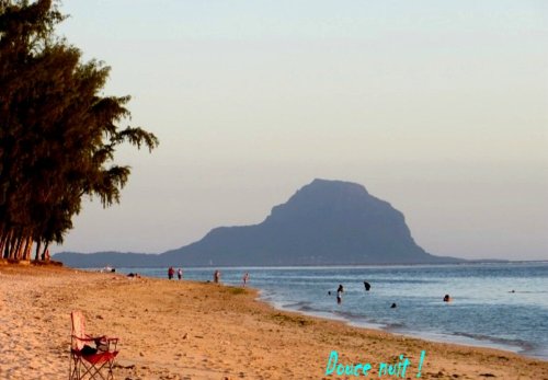 Les derniers rayons fardent le sable !