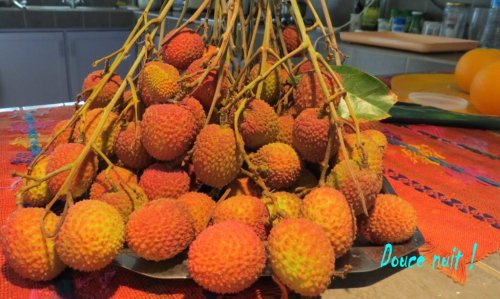 Mes premiers letchis de la saison, à Maurice, que je partage avec vous ;)