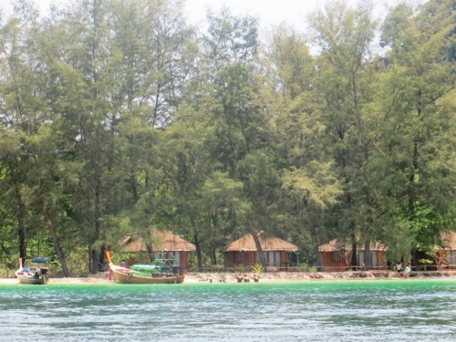 Merci pr votre présence, même qd j'suis ailleurs !(l'une des 4 ïîes)