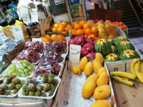 Mangues, papaye et bananes, pour le... dîner !