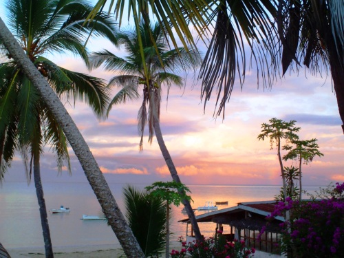 Aube à Ambatoloaka Madagascar(photo perso)