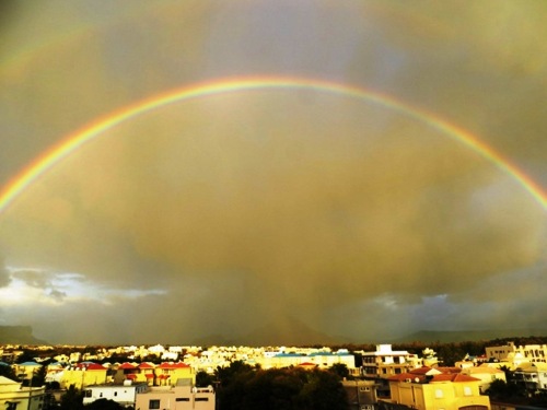 Double arcs-en-ciel- au soleil couchant!