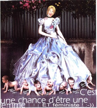 Tingy féministe et maman de 7 petits (publicité des 3 suisses détournée).