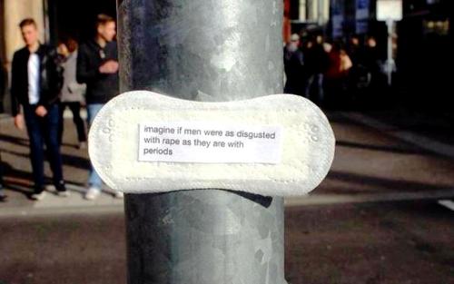 Serviettes hygiéniques militantes féministes !